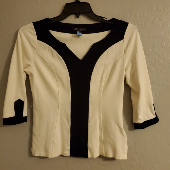 White House Black Market Tops - WHBM cream and black 3/4 sleeve top